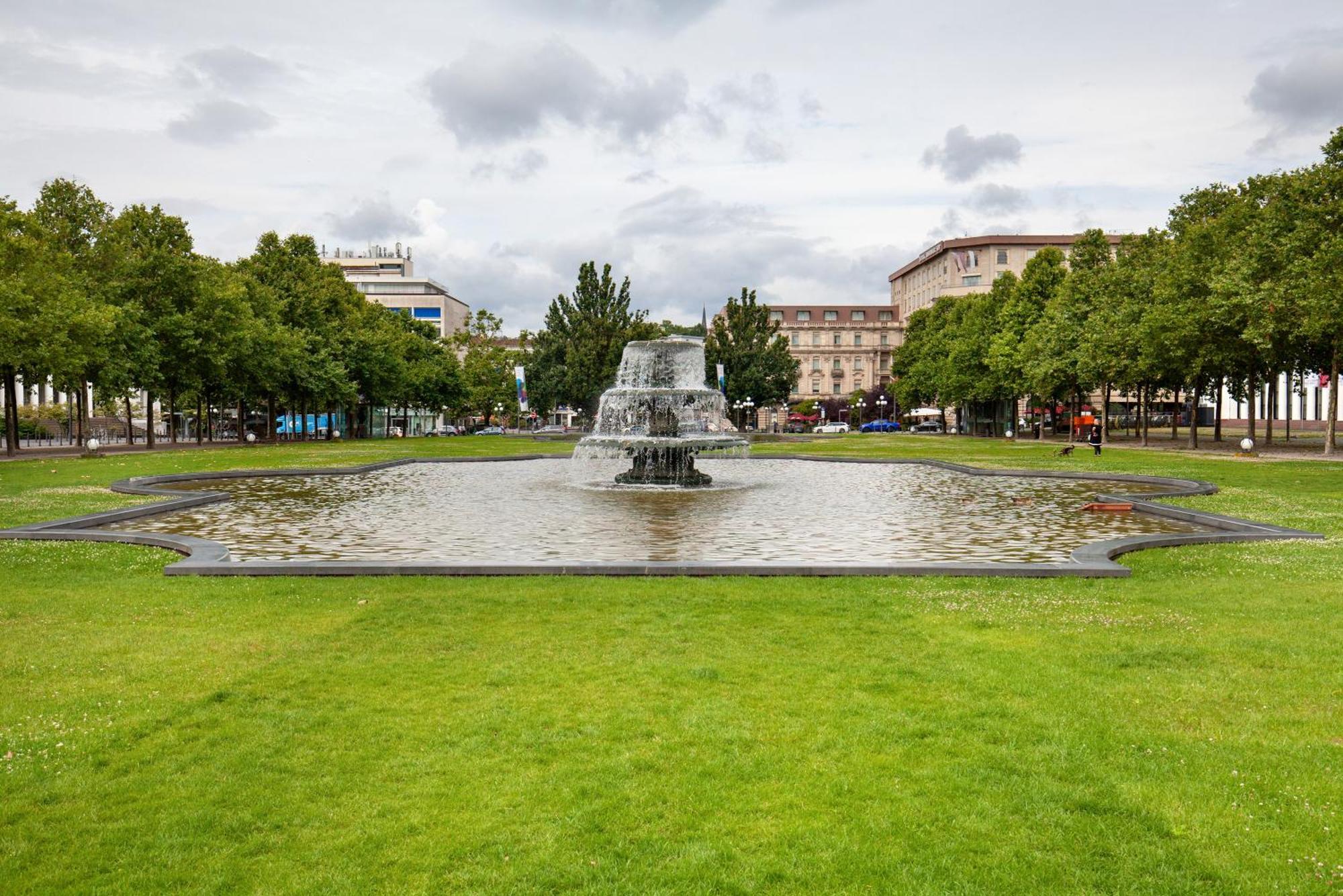 Charmante Stadtwohnung Im Zentrum Wiesbaden Luaran gambar